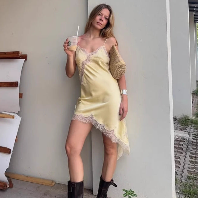 Femme Asymmetrisk Natkjole med Spidsbesætning Stilla