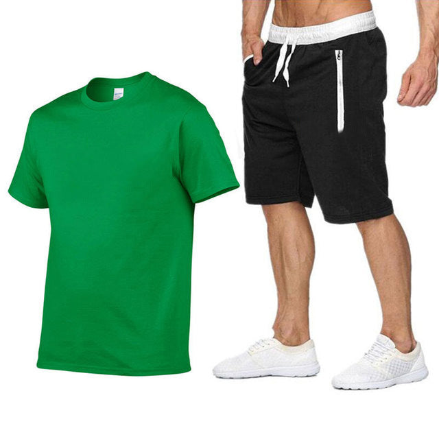 Herre sporty T-shirt og behagelige shorts i en afslappet stil Stilla