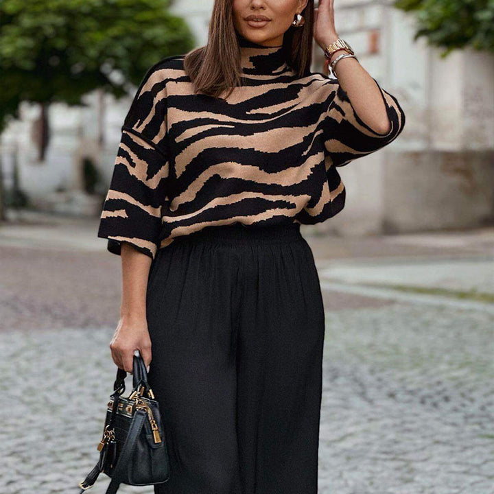 Dame moderigtig sweater i zebra-mønster Stilla