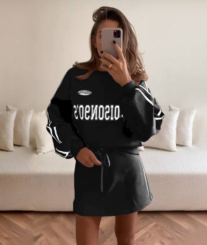 Kvinders sporty sweatshirtkjole med løs pasform og elastisk talje Skovae
