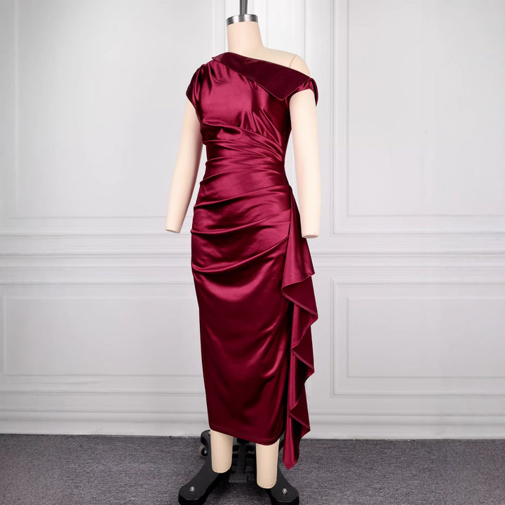 Damer elegant satin aftenkjole med asymmetrisk volangdetaljer Skovae