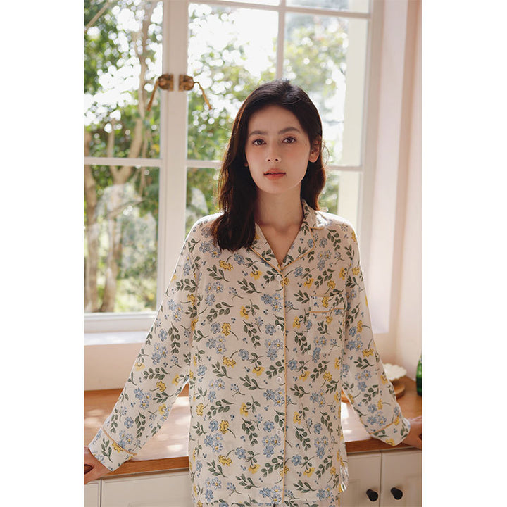 Dame elegant natwear-kombination i åndbart bomuld med blomsterdesign Stilla