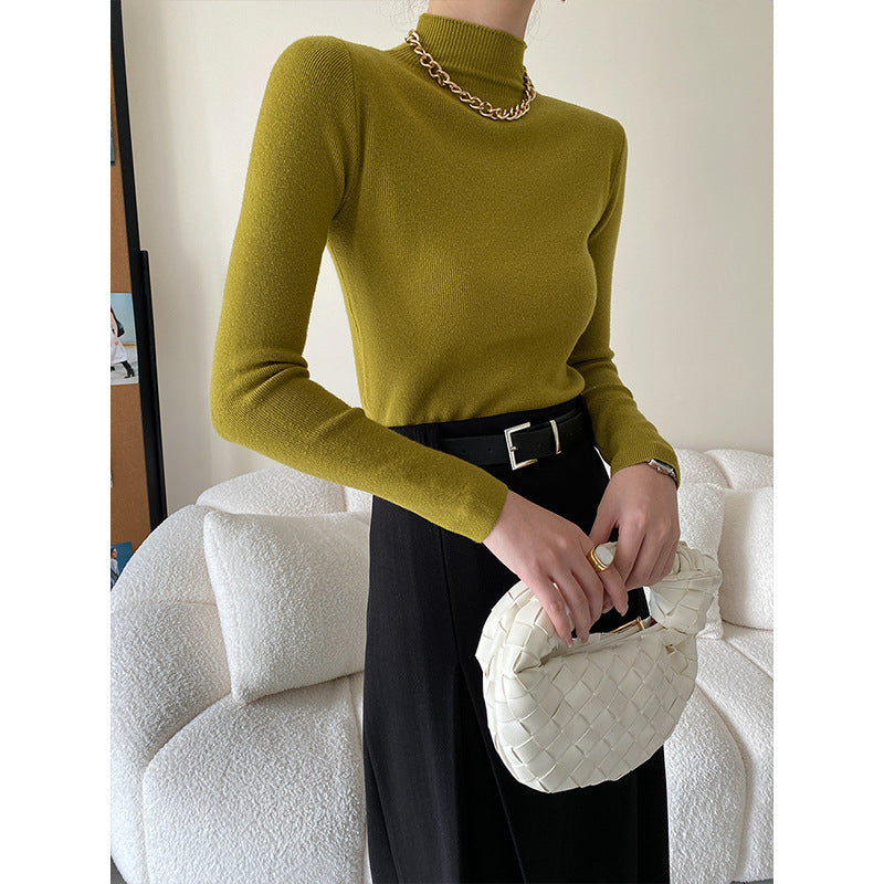 Kvindernes fine strik top med høj krave Stilla