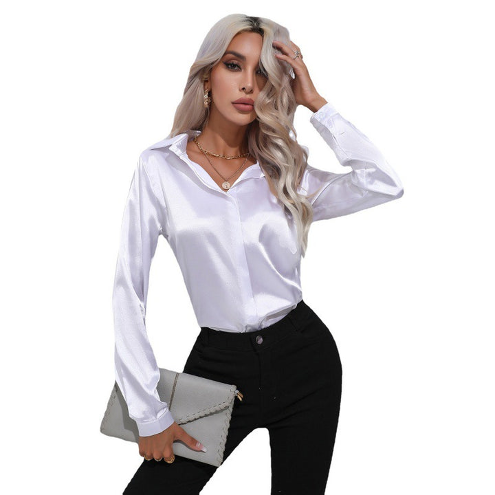 Dame satinbluse med elegant kentkrave og lange ærmer Stilla