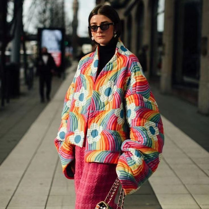 Dame quiltet Oversize-jakke med farverigt blomsterdesign og rummelige lommer Stilla