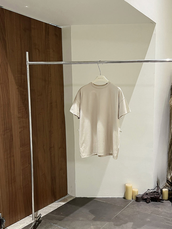 Dame afslappet T-shirt med unik snit og innovative detaljer Stilla