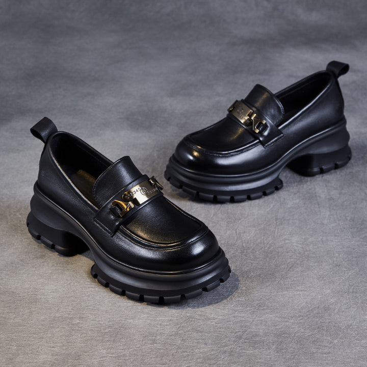 Dame Chunky Platform Loafers med dekorative metal accenter Stilla