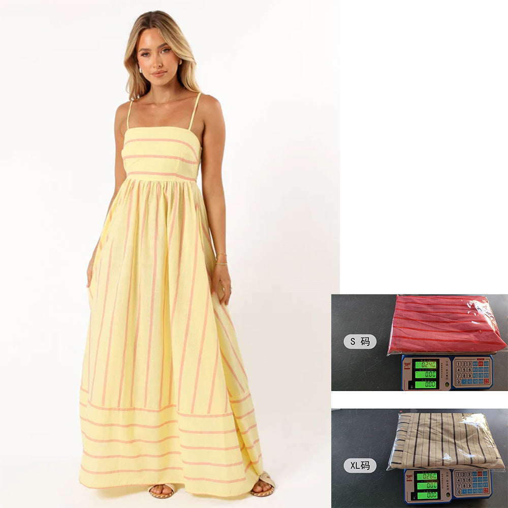Kvinders maxikjole med smalle spaghetti stropper og elegante horisontale striber Skovae