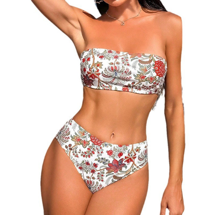 Dame bandeau-bikini med højskåret trusse og blomstrede accenter Skovae