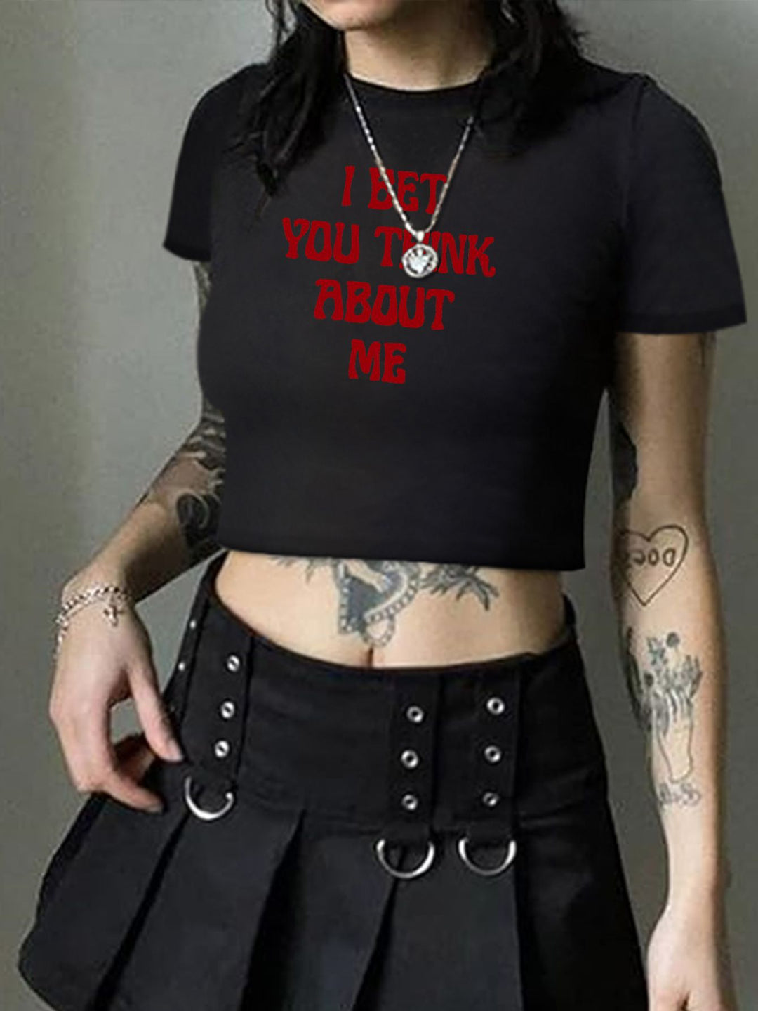 Dame Crop-T-Shirt med kreativt comic-motiv Skovae