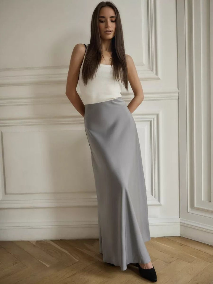 Femme Elegante Slids Maxi Skirt Stilla