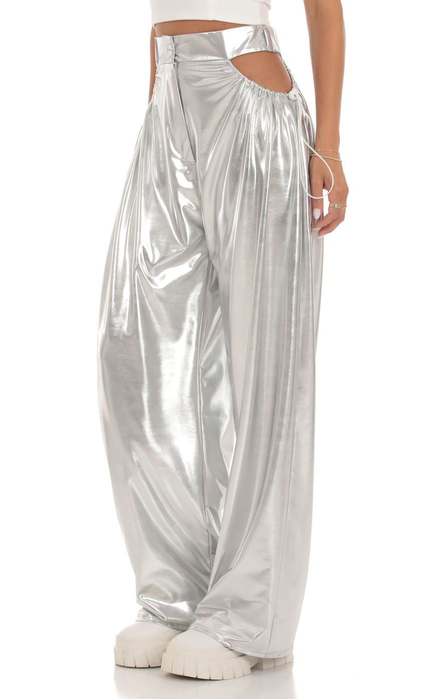 Dame High-Waist Baggy-Bukser med Cut-Out-detaljer og glat finish Skovae