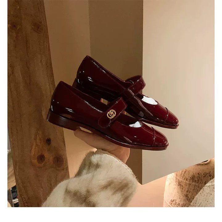 Dame Ballerinas med mode spænde-akcent og glat laklæder-overflade Stilla