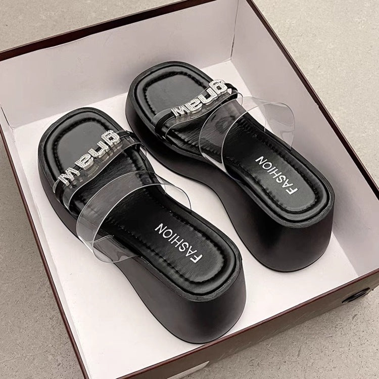 Dame Plateau-sandaler med gennemsigtig rem og fashionable accenter Stilla