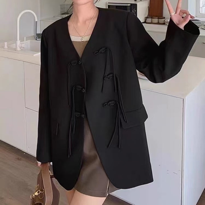 Dame overdimensioneret blazer med innovative bånddetaljer og to praktiske lommer Stilla
