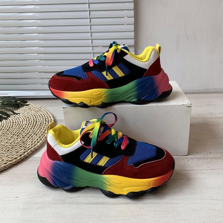 Dame Sportsko med farverig gradient og innovativt snøresystem Stilla