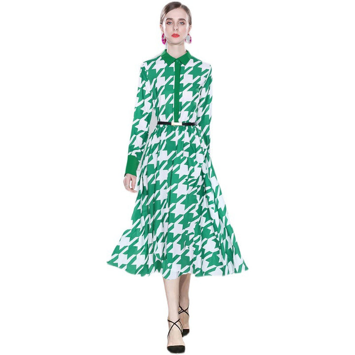 Dame knælange skjortekjole med moderne houndstooth-mønster og taljebælte Stilla