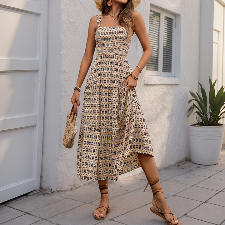 Femme boheme-inspireret lagdelt Midi-kjole med justerbare spaghetti-stropper Stilla