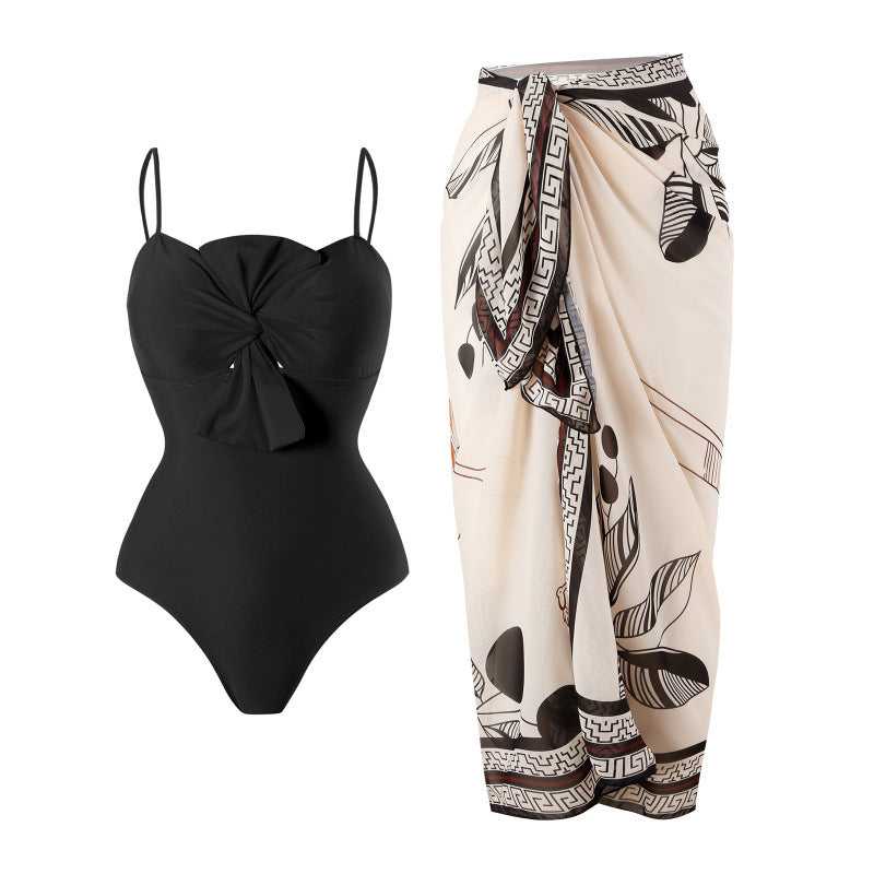 Dameonepiece badedragt med justerbare stropper og elegant drapering Skovae