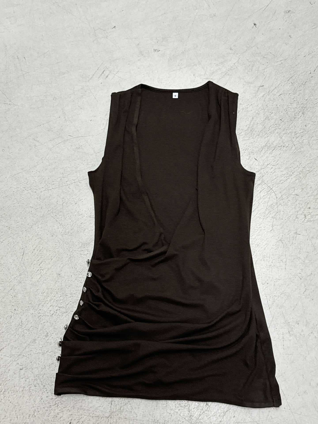Dame Elegant og figurformet jumpsuit med dyb udskæring Skovae