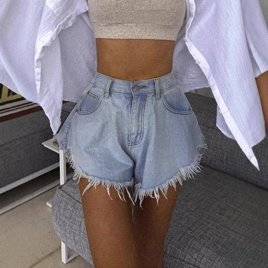 Dame sommerlige denim-shorts med fransede kanter og høj talje Stilla