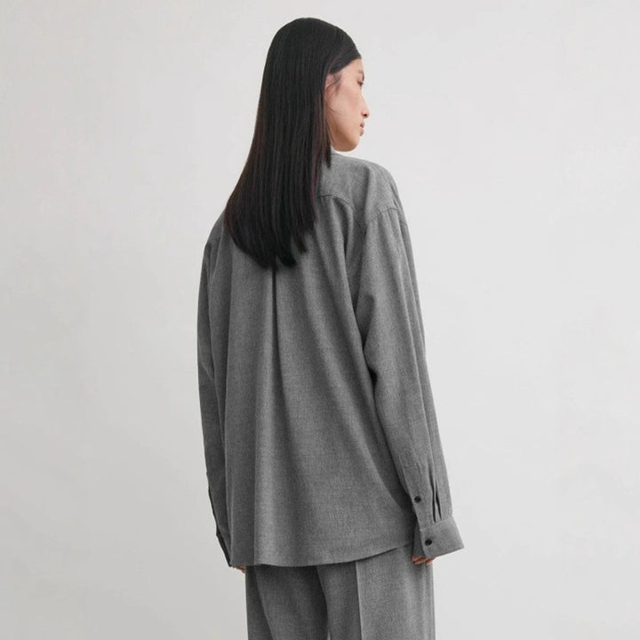 Kvinders oversized skjorte bluse med moderne snit og afslappede detaljer Stilla