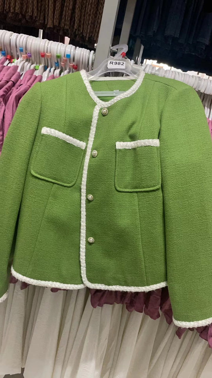 Dame Boucle-Jakke med kontrasterende detaljer og elegante knapper Stilla