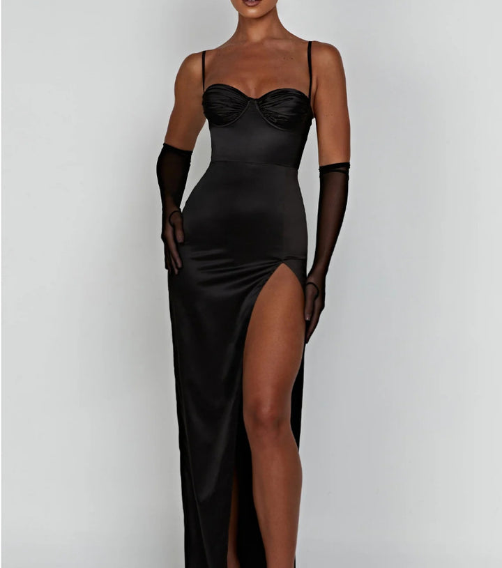 Dame elegant maxikjole med off-shoulder design og højt slids Stilla