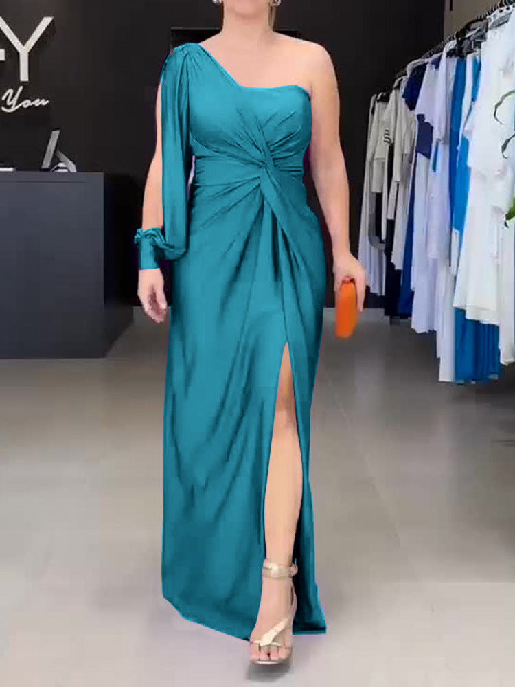 Dame Maxi-kjole med elegant asymmetrisk design og tiltalende flæsedetaljer Stilla