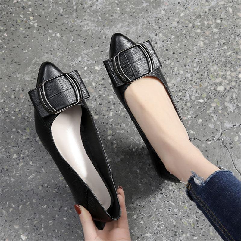 Dame ballerinas med moderne spænde-applikation og elegant design Stilla