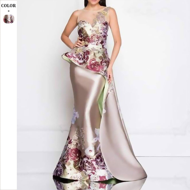 Kvinders Glamourøse Aftenkjole med florale accenter og svajende skirt Stilla