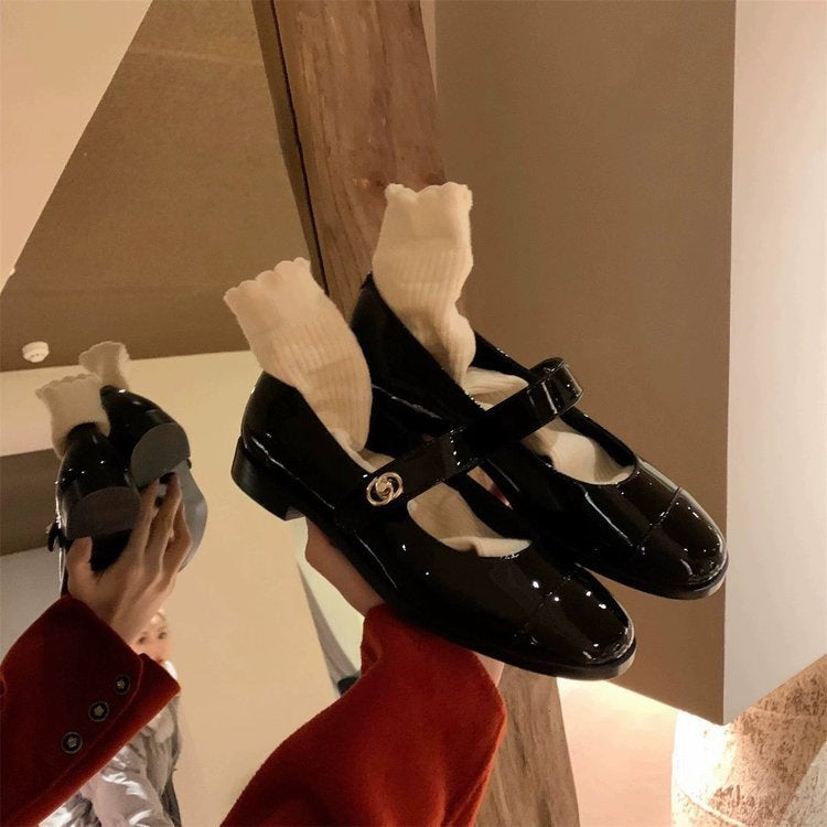 Dame Ballerinas med mode spænde-akcent og glat laklæder-overflade Stilla