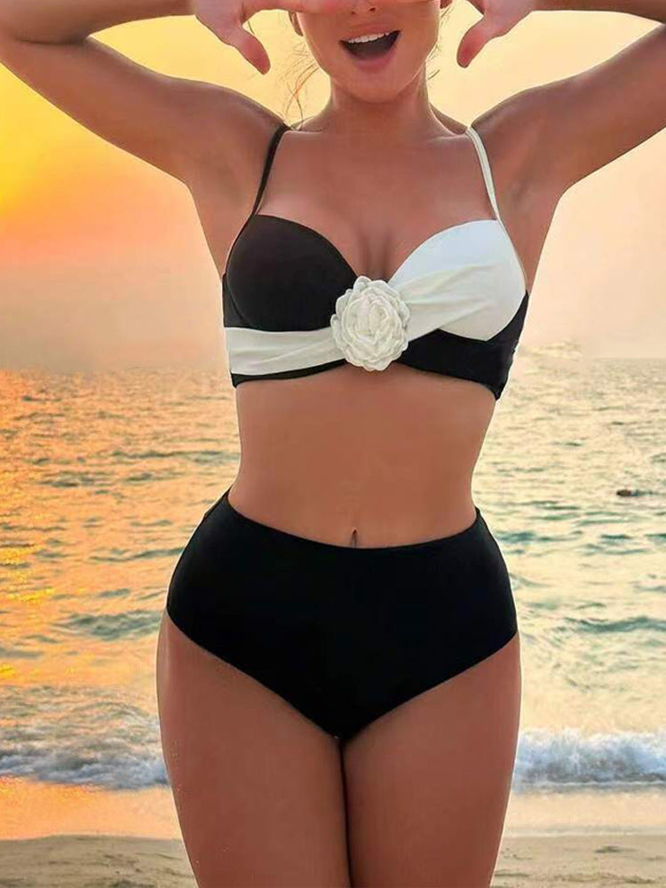 Dame Bikini-sæt med moderigtig blomsterdetalje Stilla