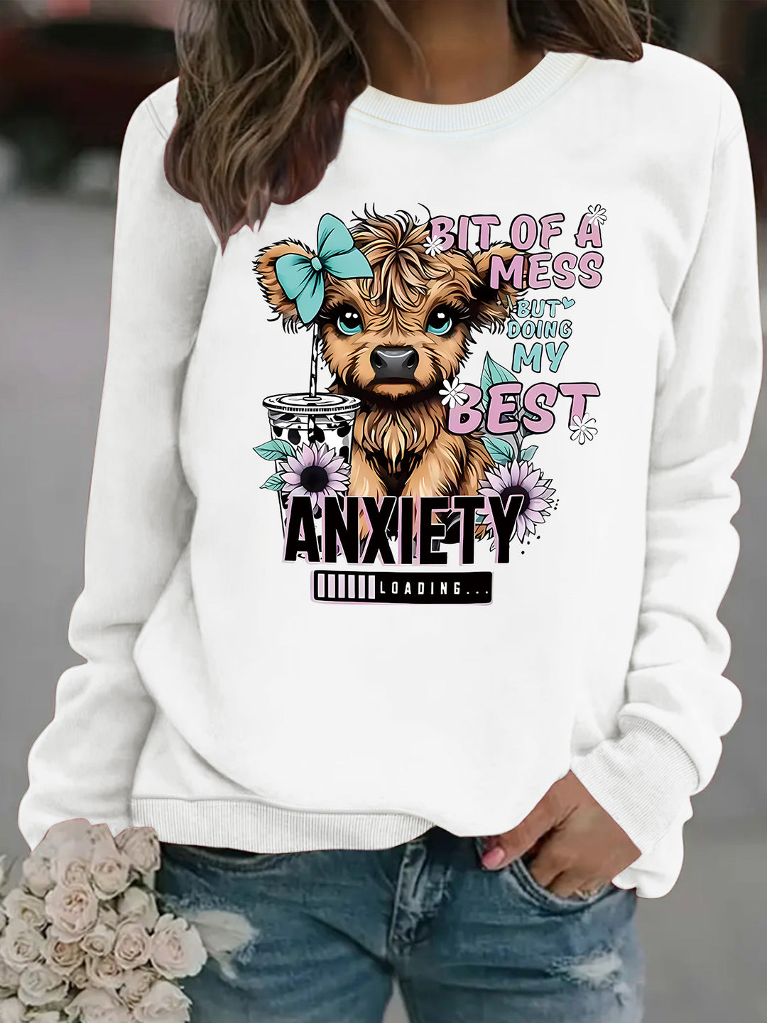 Kvinders sweatshirt med kreativ hundedesign og inspirerende skrift Stilla