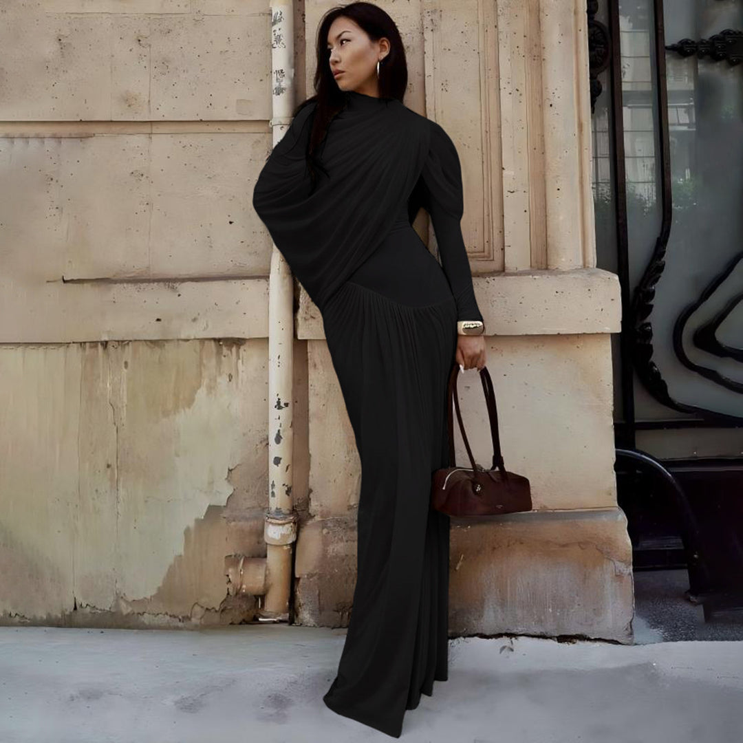 Dame maxikjole med innovativ drapering og elegant stof Skovae
