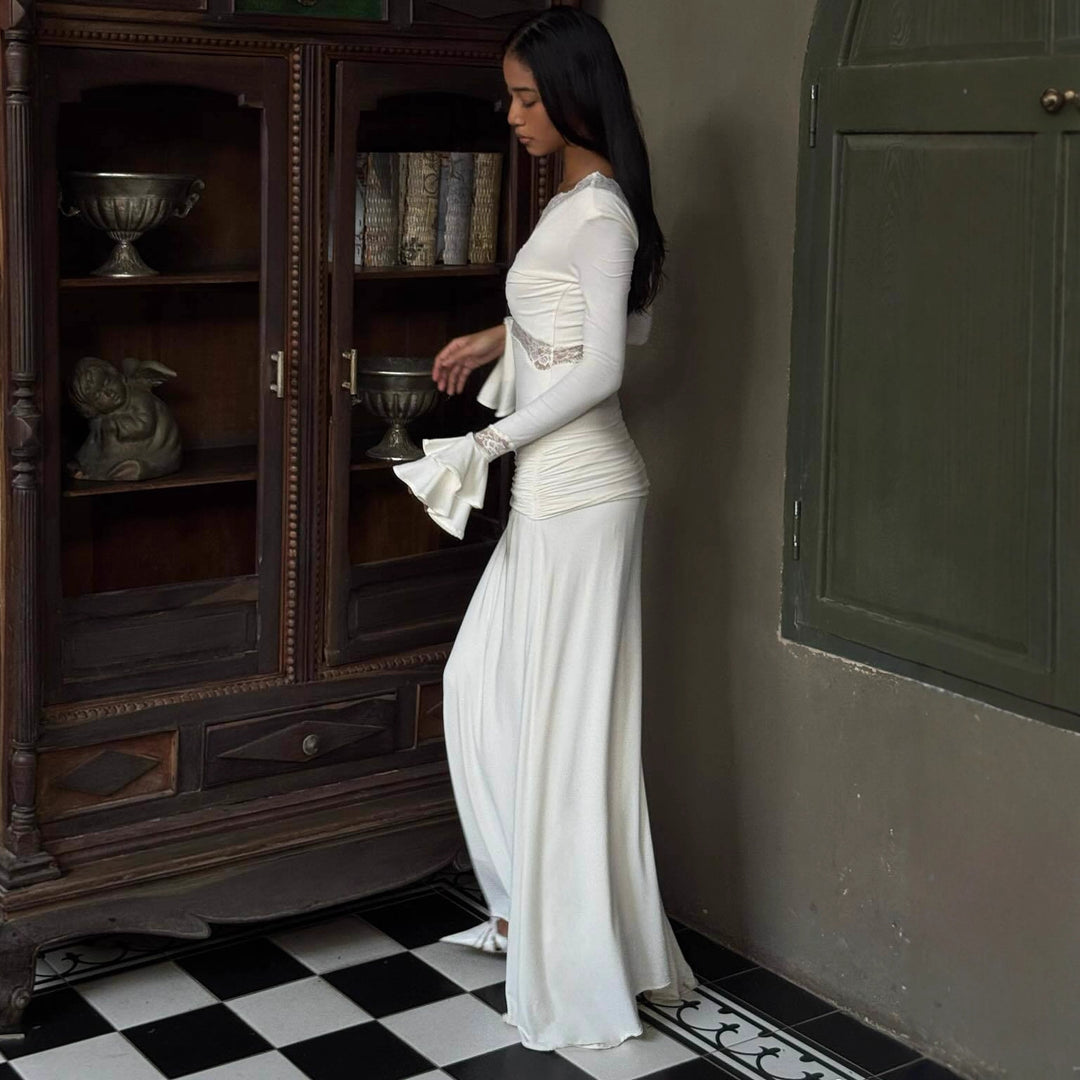 Dame elegant omslagkjole med flæse detaljer og lang ærmeparti Stilla