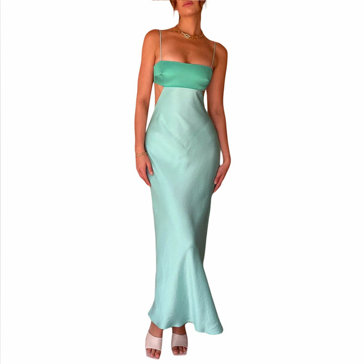 Dame elegant lang kjole med innovativt cut-out design og fine spaghetti stropper Skovae