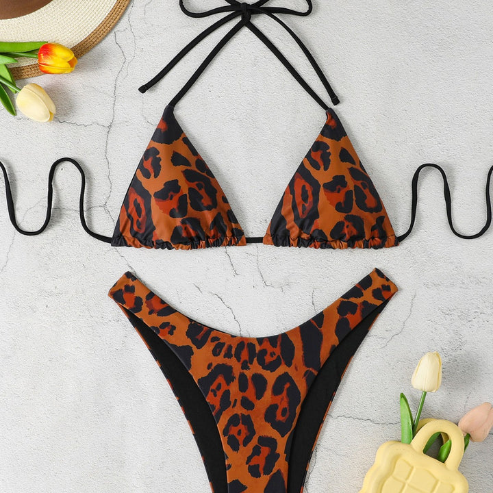 Femme Triangle Bikini Sæt med Høj-Benudskæring Stil Stilla