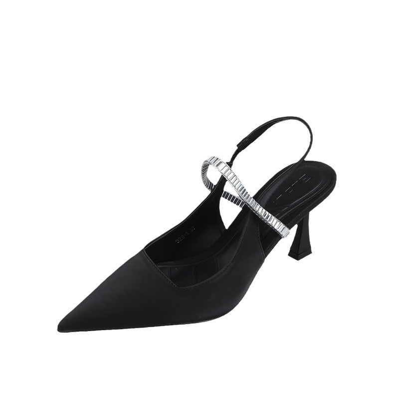 Dame Slingback-pumper med spids tåområde og strasstropdetalje Stilla