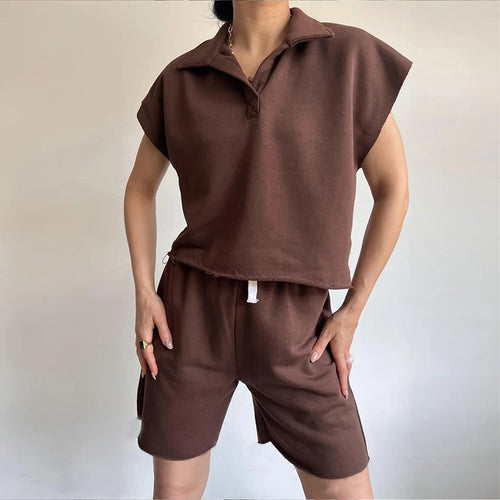 Kvinders casual fritidssæt med høj krave og elastiske shorts Skovae