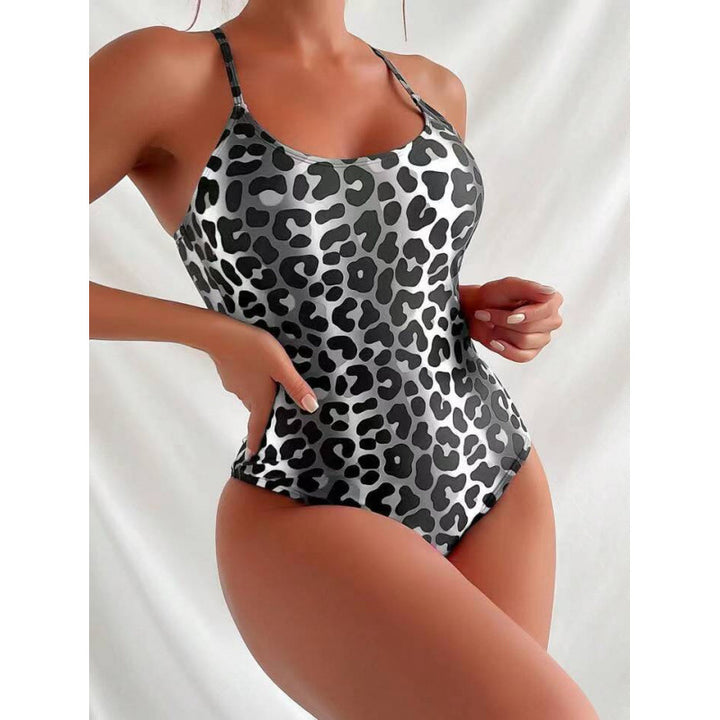 Dame svømmedragt med moderne leopardmønster og sporty snit Stilla