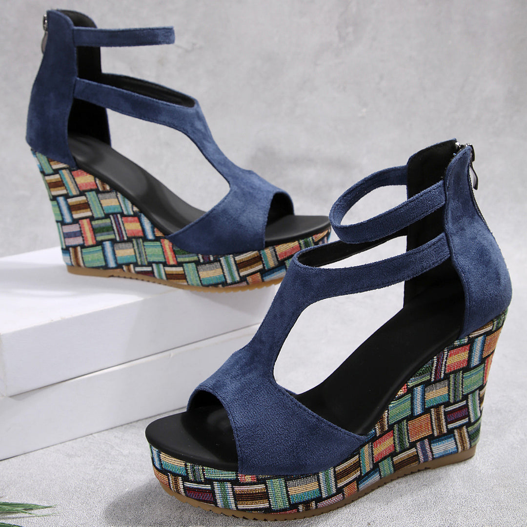 Dame Wedge-sandaler med kunstnerisk remdesign og dekoreret sål Stilla