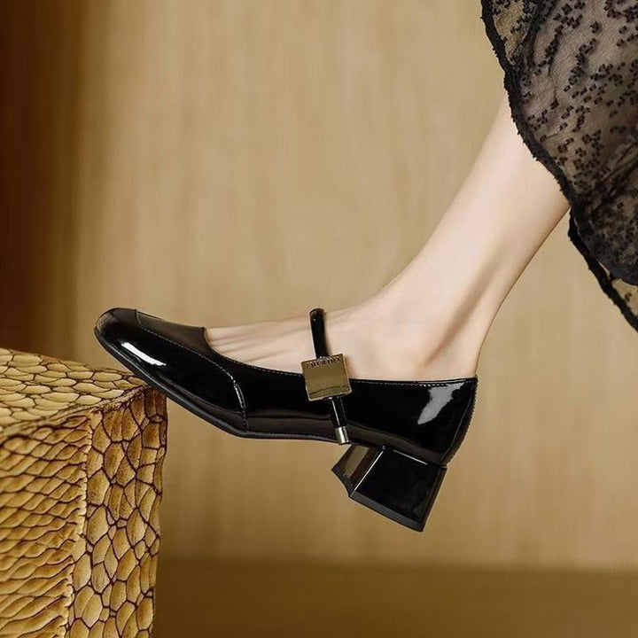 Dame elegante blokkærpump med modedesign spænde-detalje Stilla