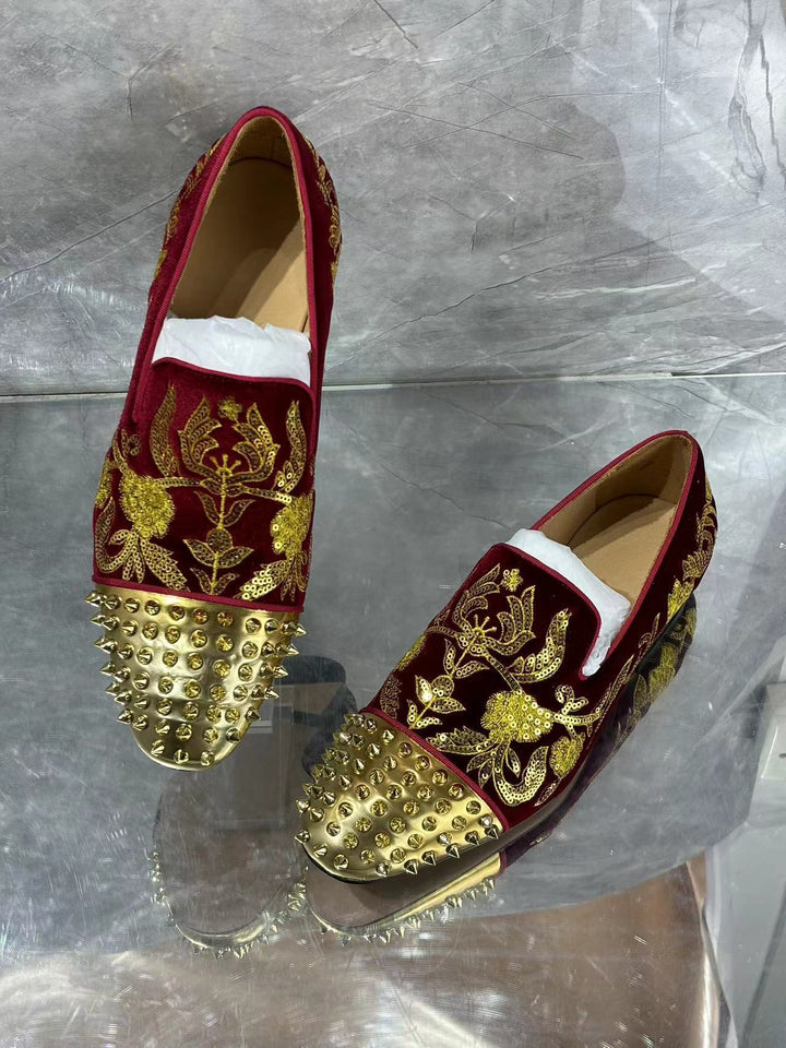 Femme Broderede Slippers med Nitte-detaljer Stilla