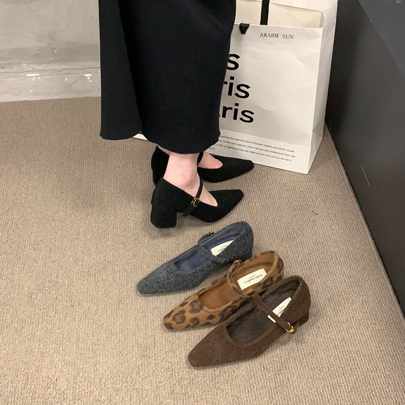 Femme Elegante Chunky Heel Pumps Stilla