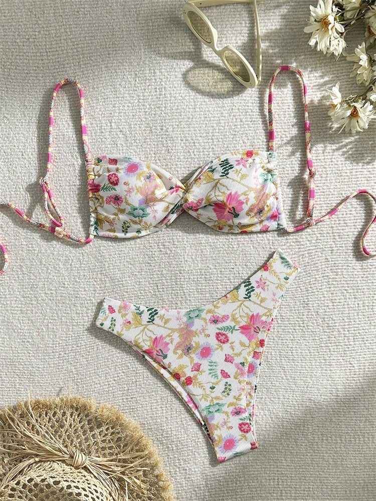 Dame Snirklet Bikini med blomstret design Skovae