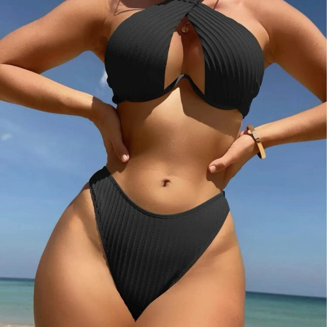 Dame bikini-sæt med innovativt indpakningsdesign og figurformende snit Stilla