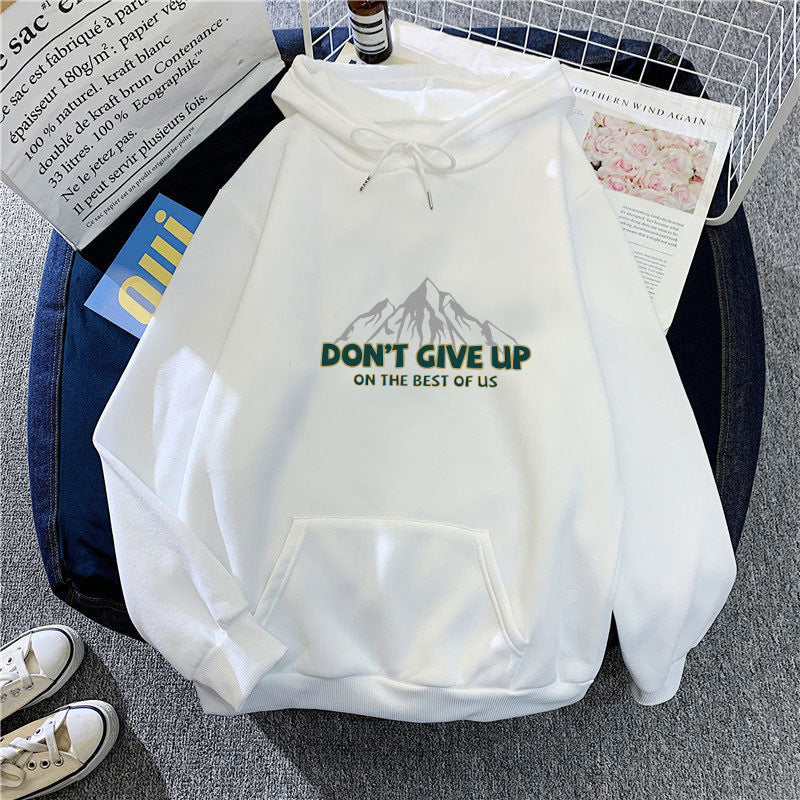 Kvindernes hoodie med motiverende bjergdesign Skovae