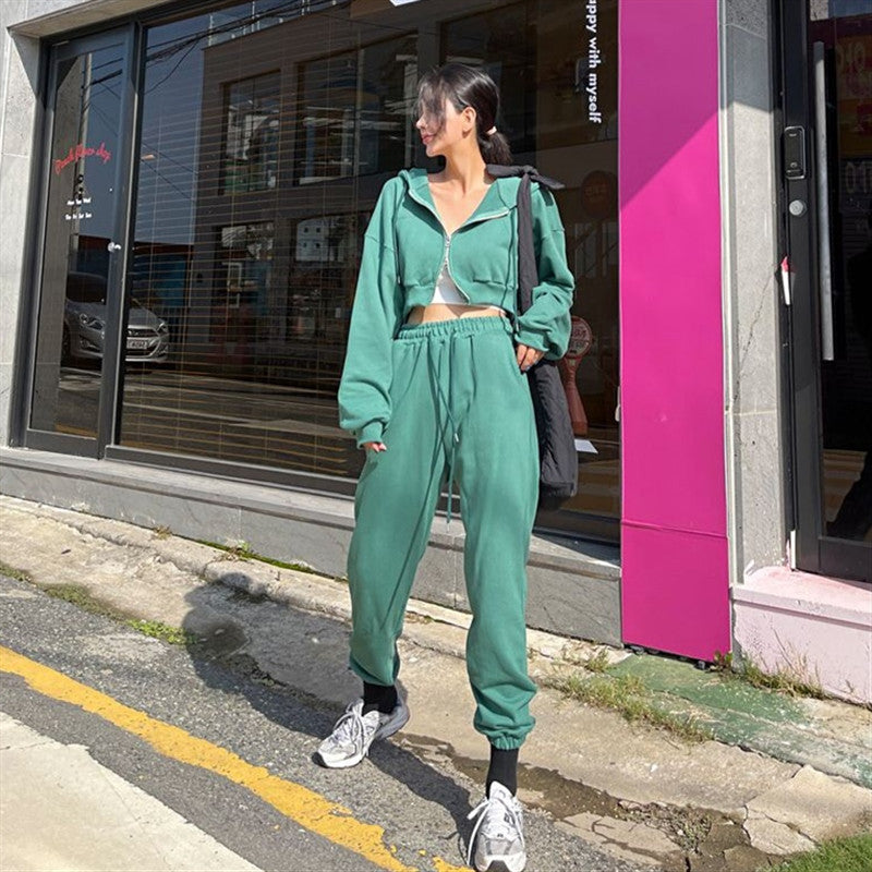 Kvinders sporty todelt sæt med cropped hoodie og komfortable joggers Stilla