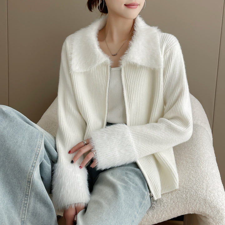 Kvinders cardigan med luksuriøs faux fur krave og ribbet strik drape